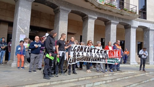 EAJ-PNV muestra su apoyo a la plantilla municipal y denuncia la nefasta gestión de personal de EH-Bildu en Laudio