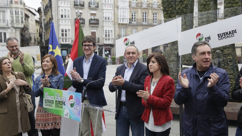 20140509 Ekitaldia Gasteizen - Ramiro Gonzalez Izaskun Bilbao