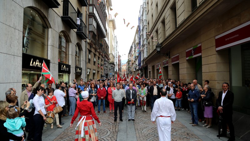 Ikurriña lehen aldiz altxatu zeneko 120. Urteurrena