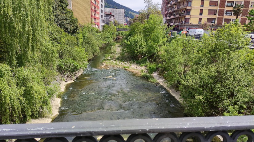 La gestión institucional de EAJ-PNV en Laudio logra que URA y el Ayuntamiento firmen un convenio de colaboración para ejecutar la defensa del casco urbano ante inundaciones del Nervión