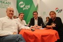 Andoni Ortuzar y Mikel Legarda, en el ‘world café‘ de Vitoria-Gasteiz